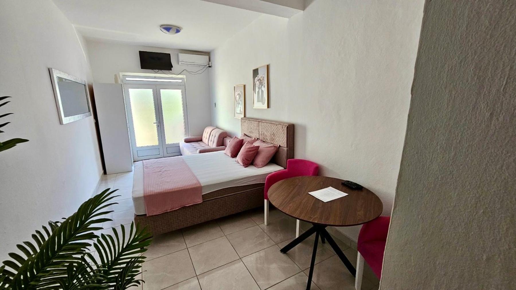 Banicevic Apartmani Дженовичи Экстерьер фото